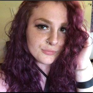 Meet your Posher, Elyzabeth